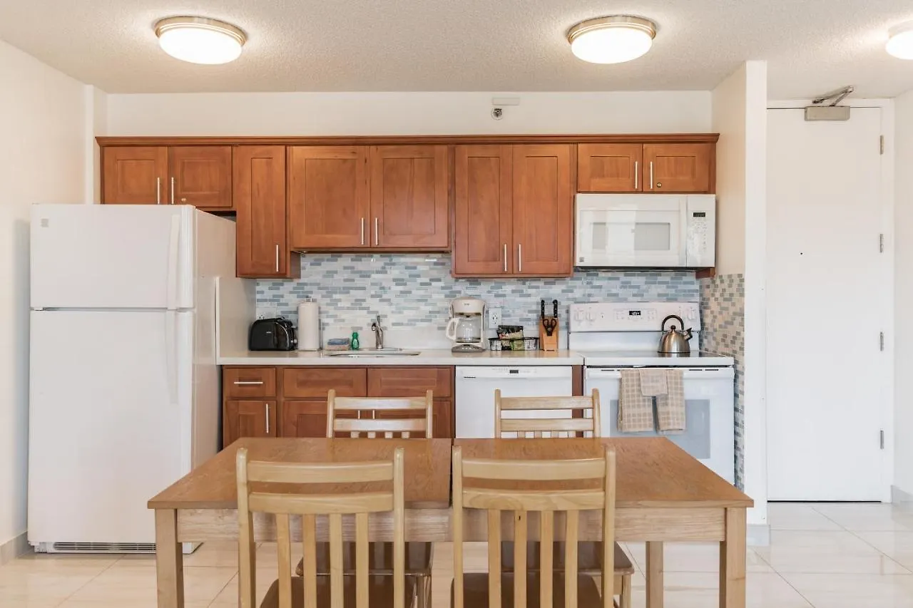 23Rd Floor Waikiki Banyan Condo - Only One Block From Beach! Honolulu