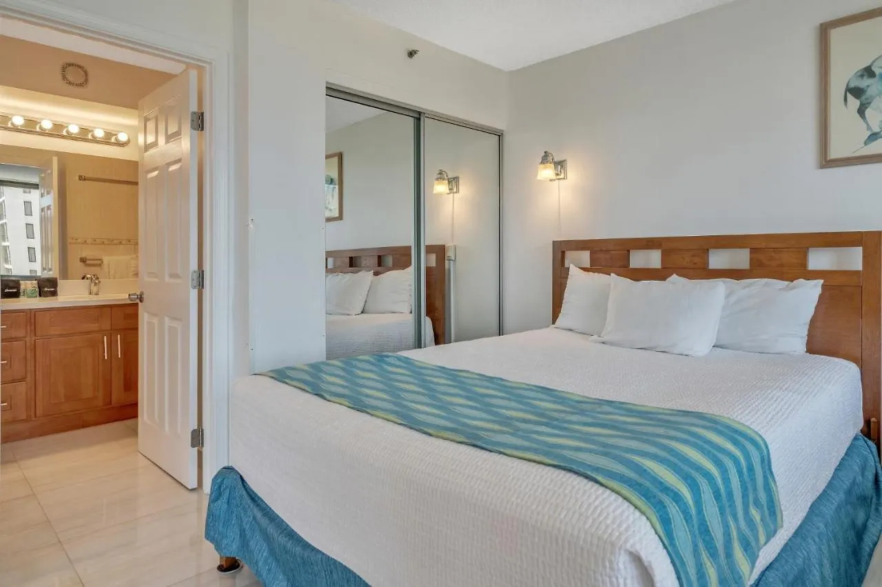 23Rd Floor Waikiki Banyan Condo - Only One Block From Beach! Honolulu