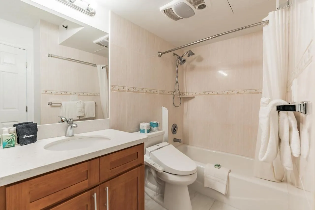 23Rd Floor Waikiki Banyan Condo - Only One Block From Beach! Honolulu
