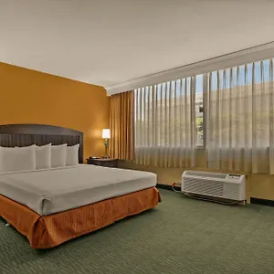 Airport Hotel, Trademark Collection By Wyndham Hotel